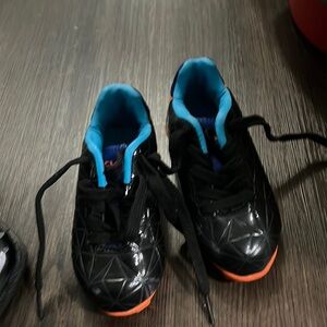 Cleats kids size 7